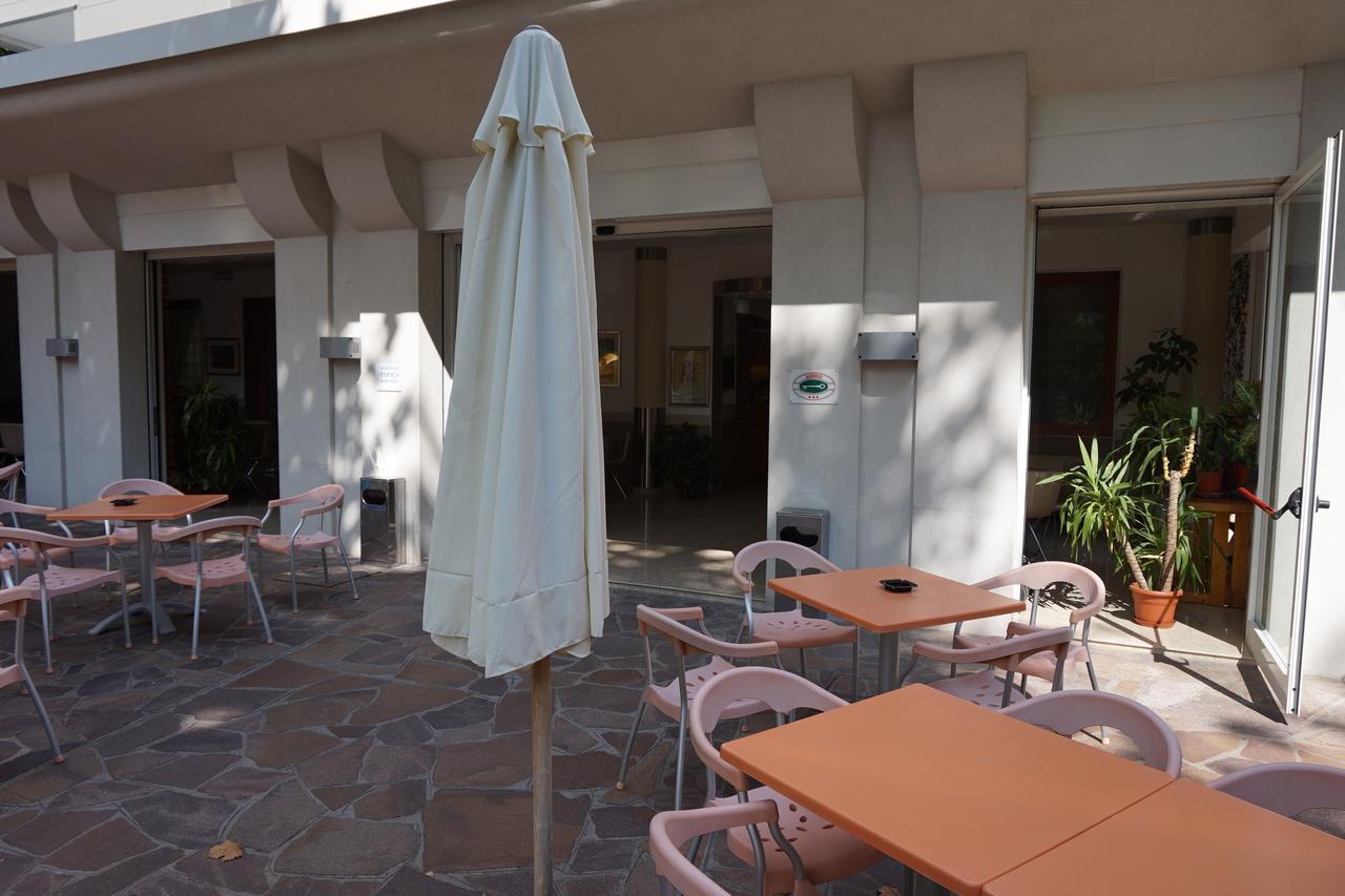 Hotel Angelus Rimini Exterior foto